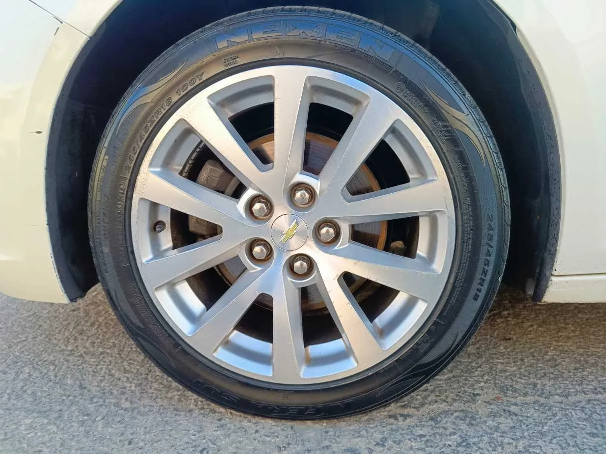 Car image 10