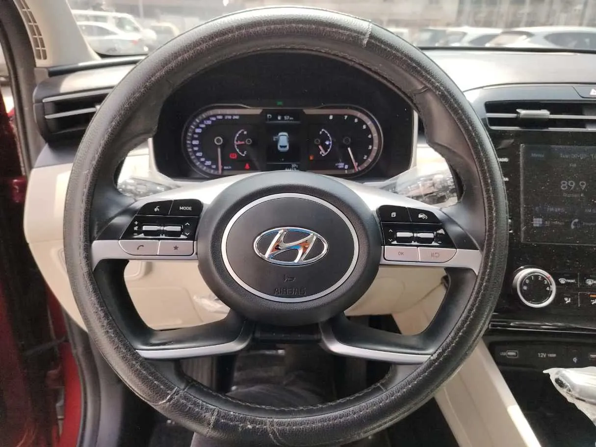 Car image 33