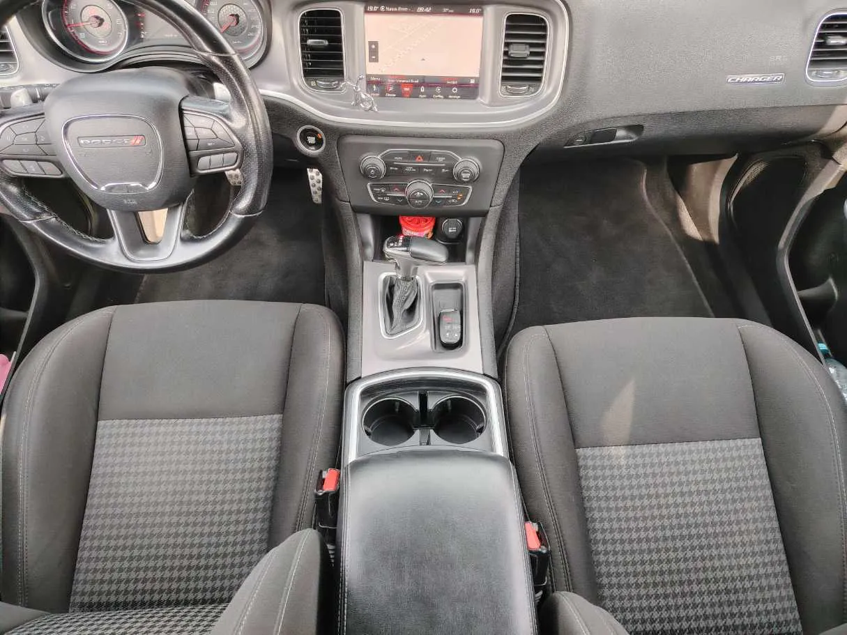 Car image 21