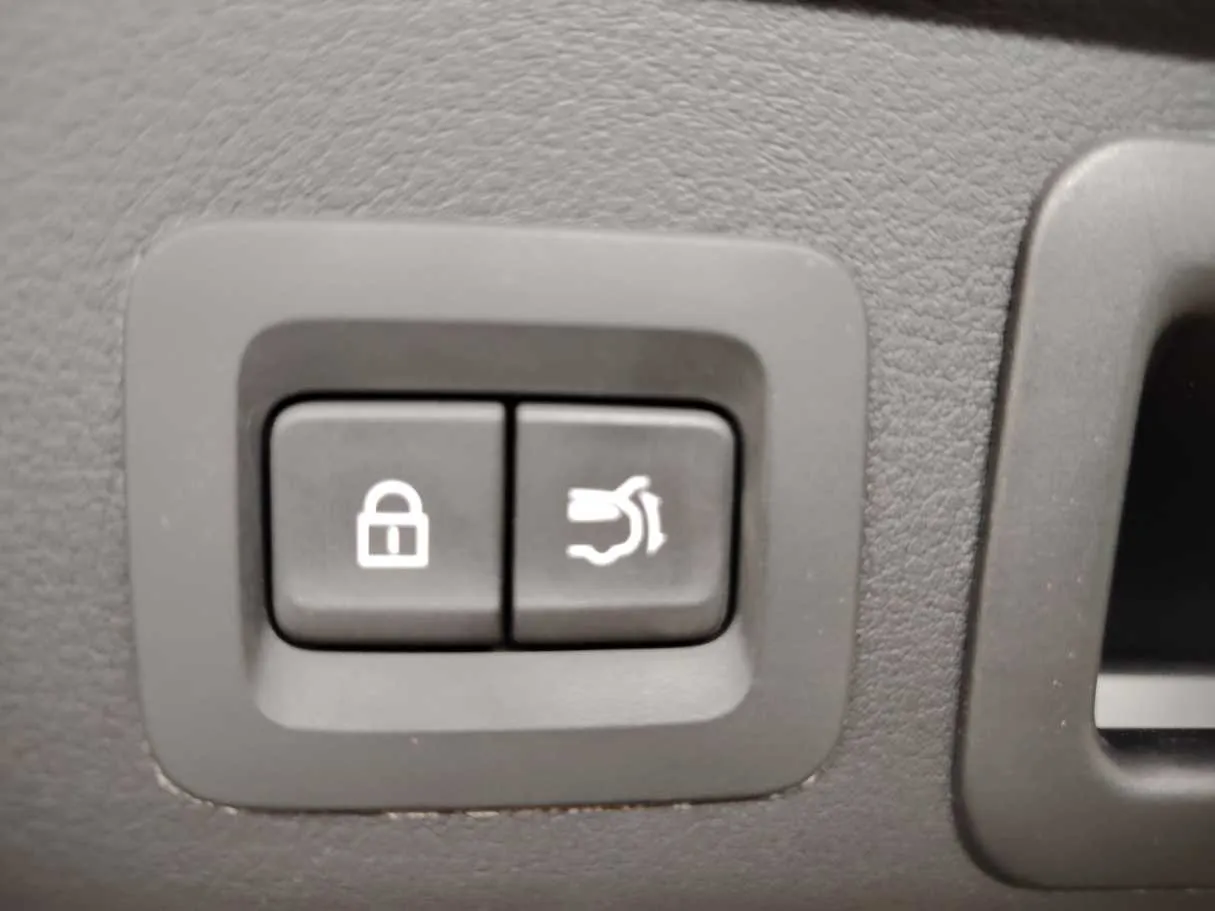 Car image 35