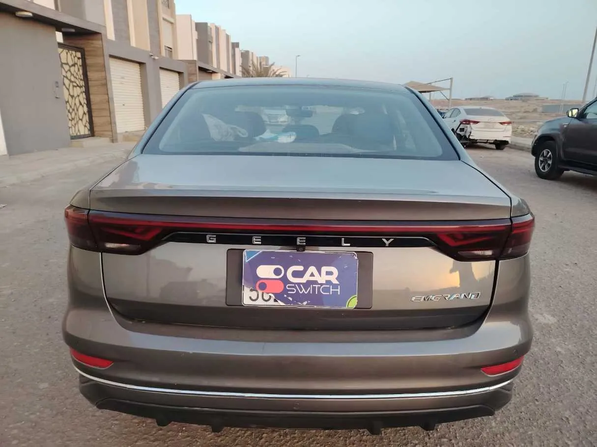 Car image 5