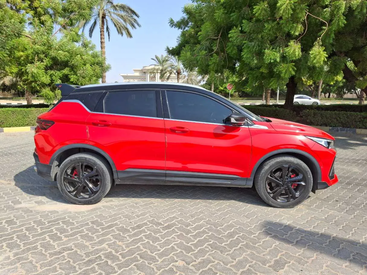 Car image 8