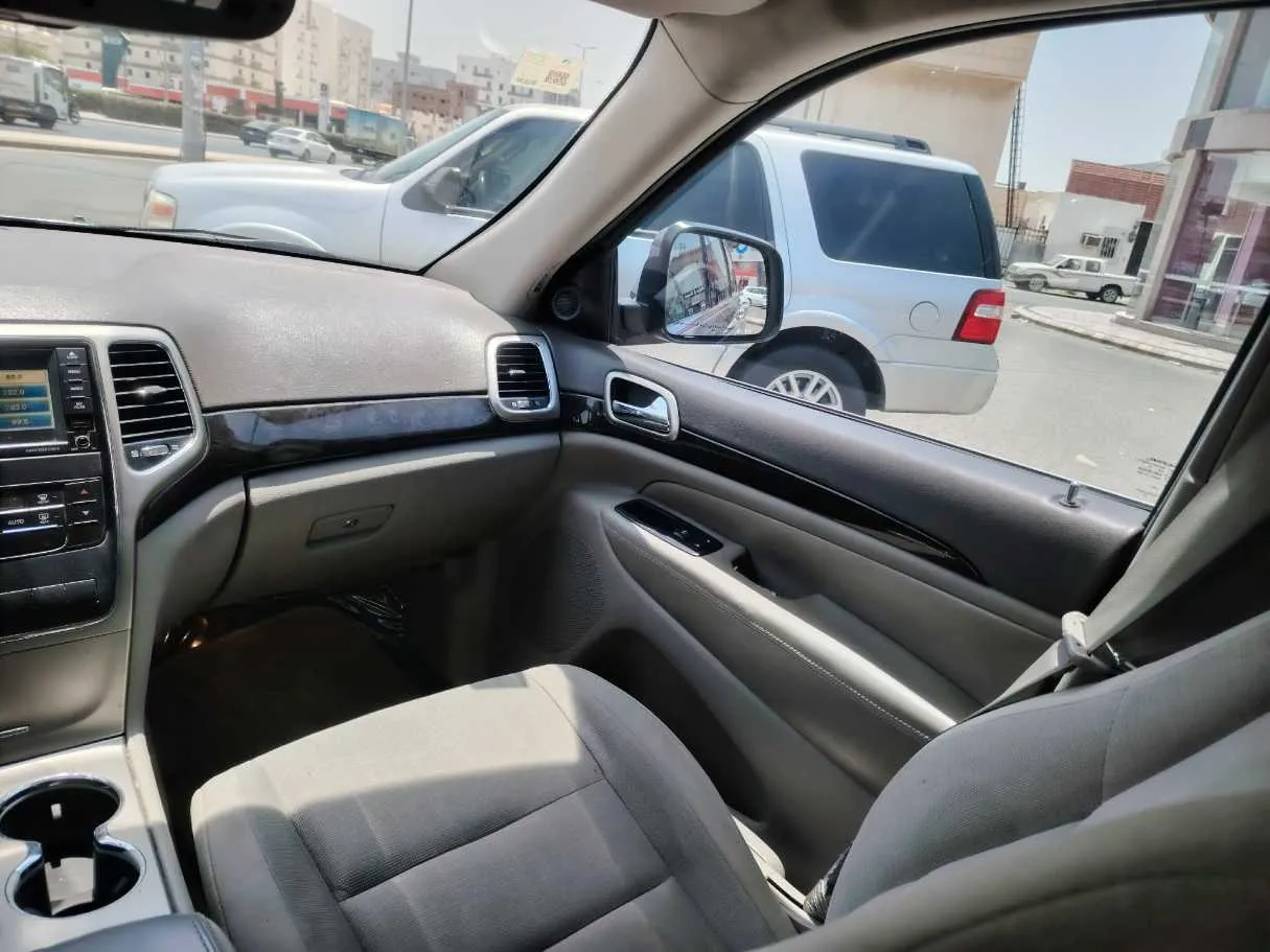 Car image 37