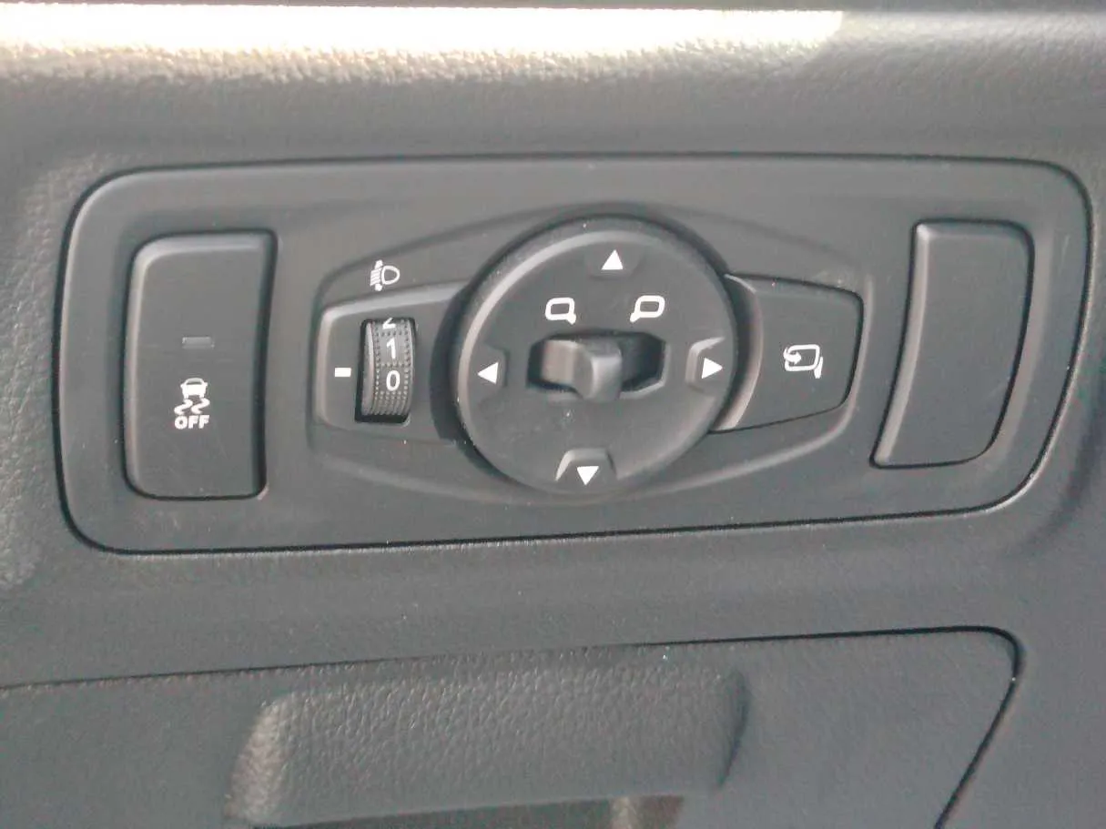 Car image 29