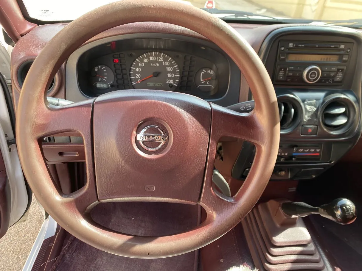 Car image 17