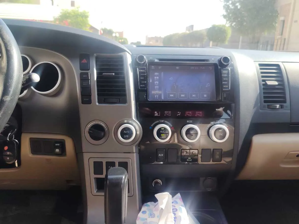 Car image 16
