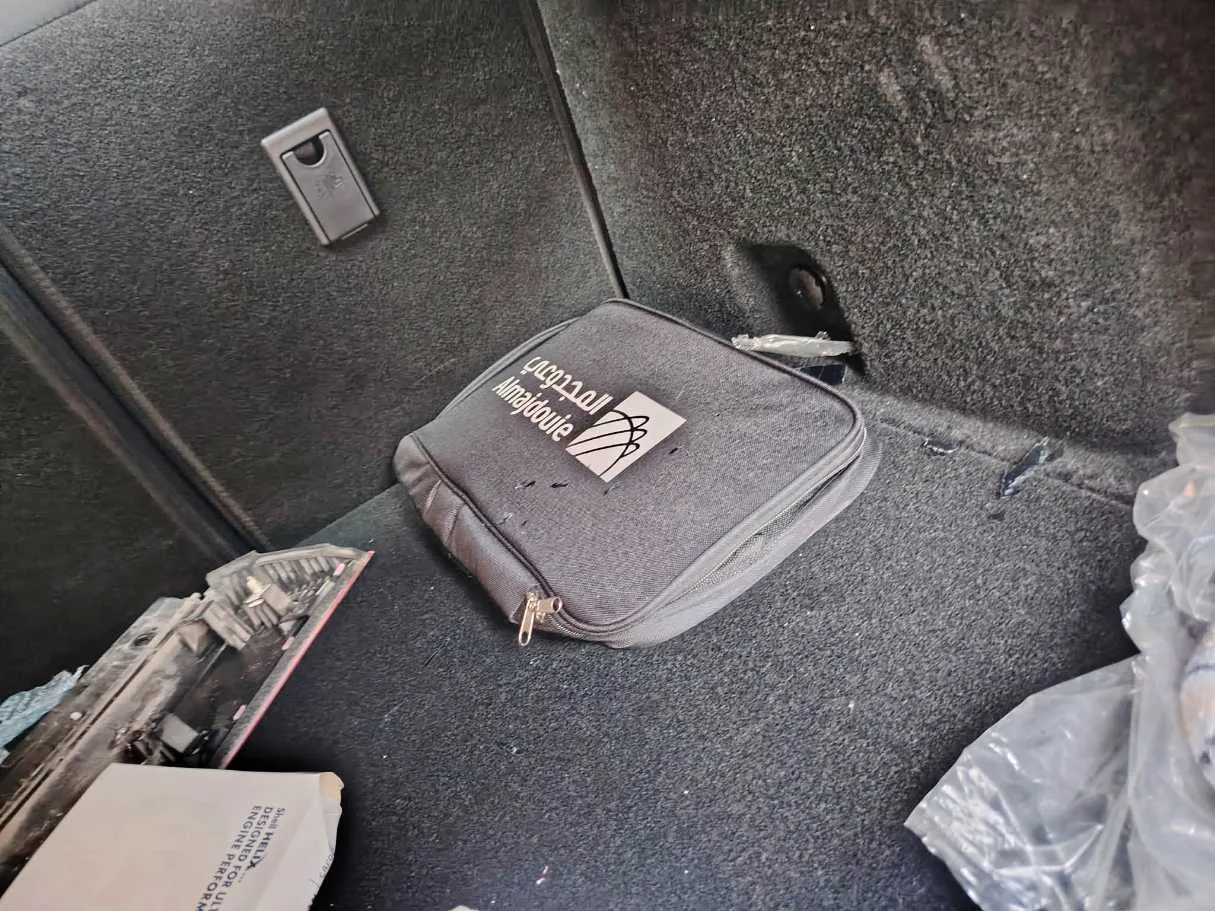 Car image 35