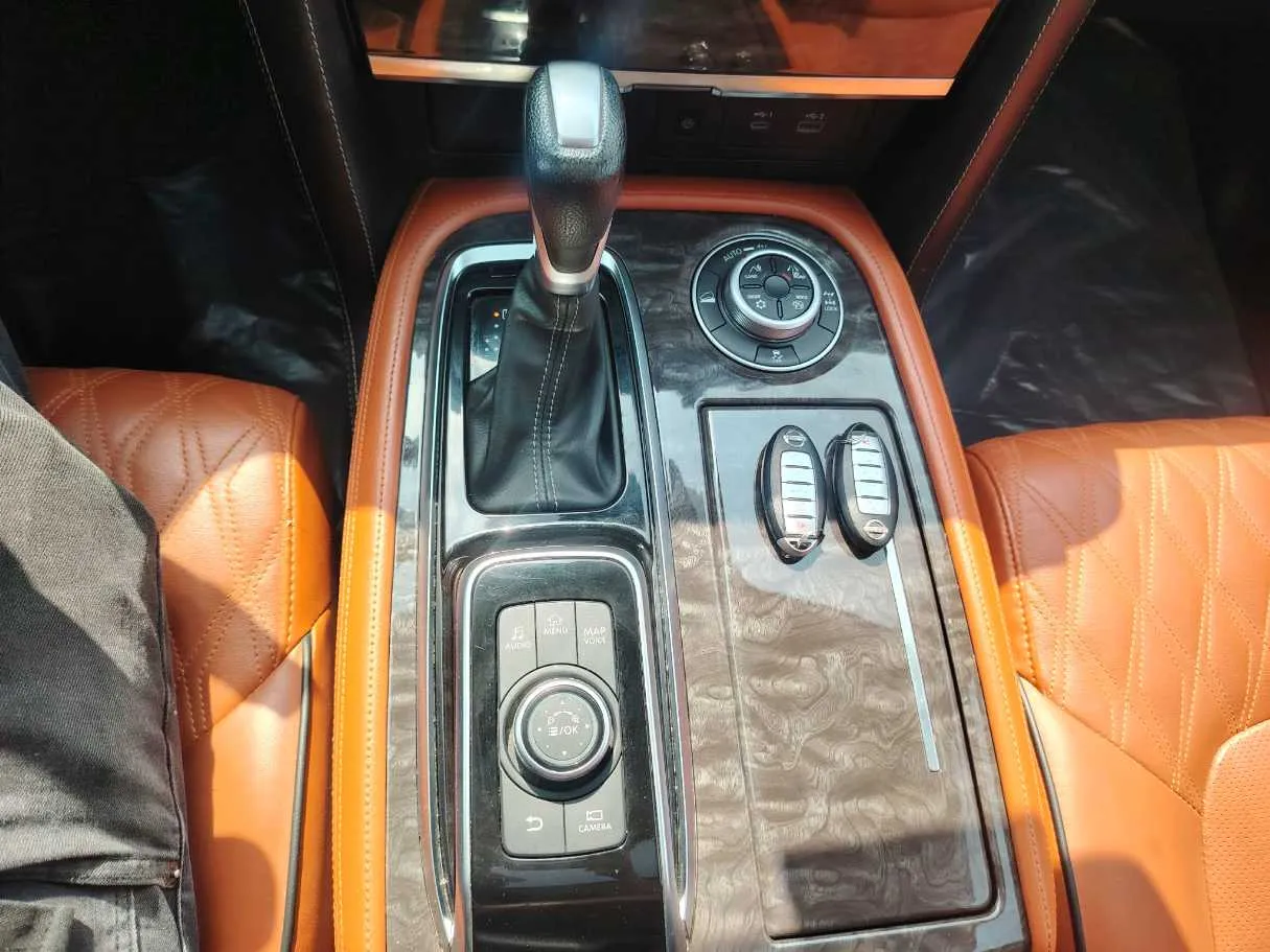 Car image 25