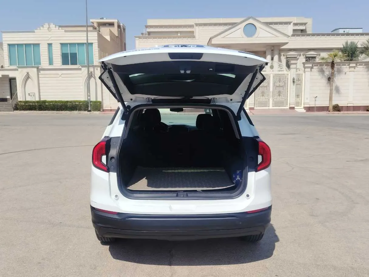 Car image 21