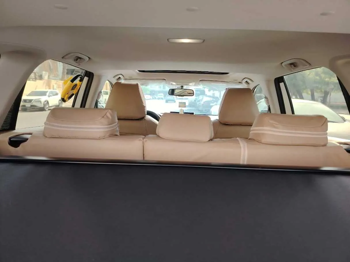 Car image 28