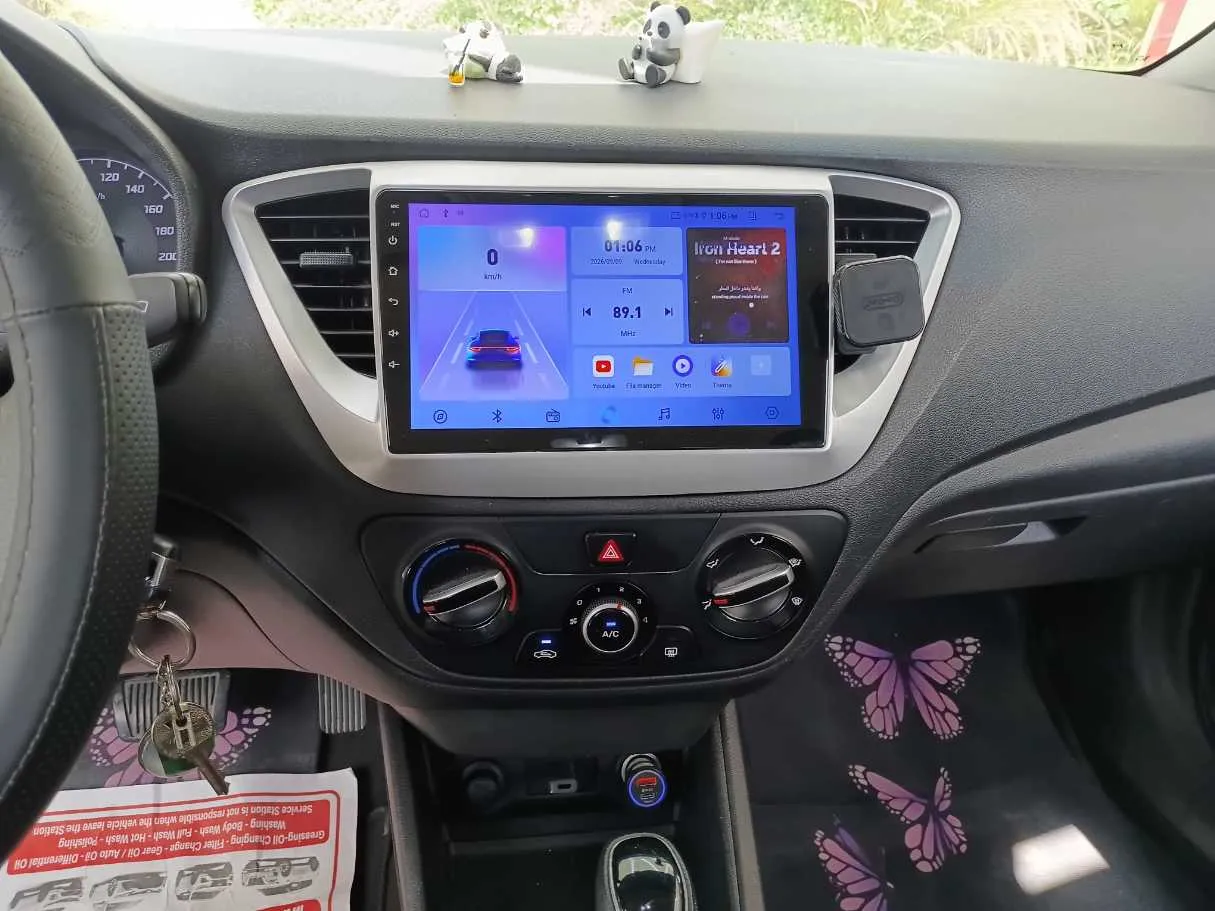 Car image 15