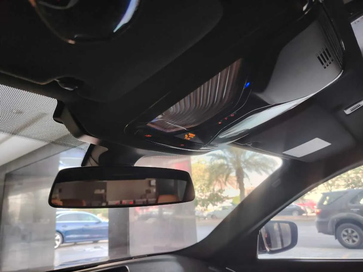Car image 43