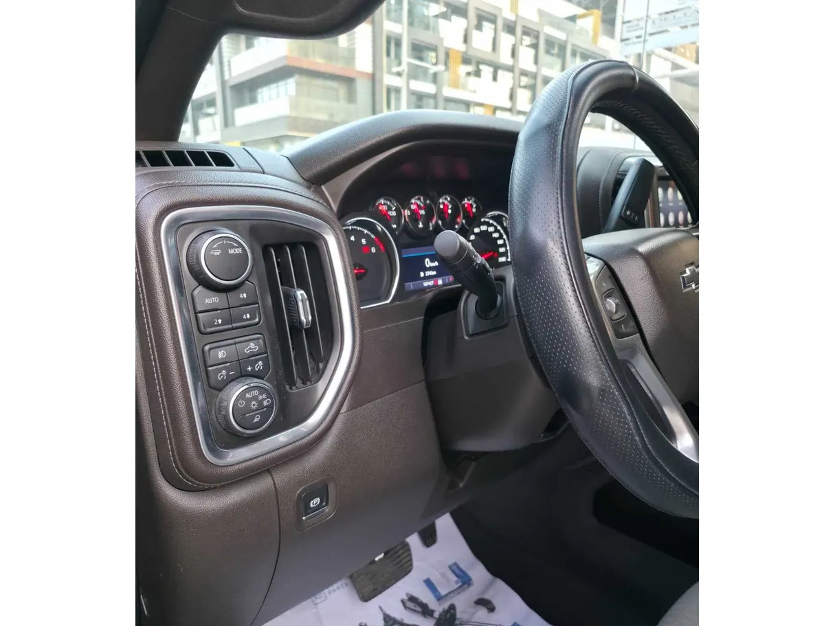 Car image 22