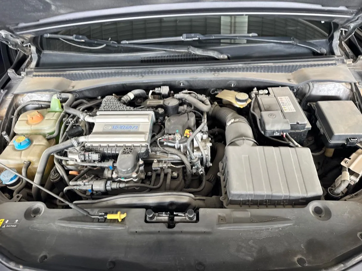 Car image 17