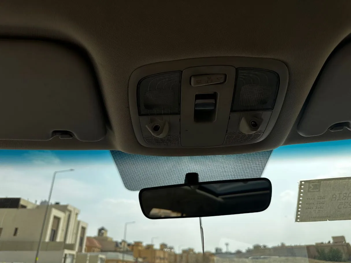 Car image 22