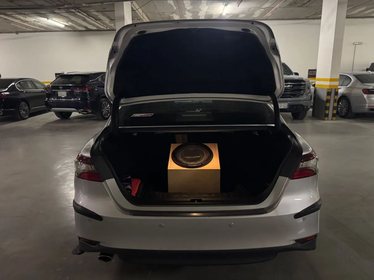 Car image 20