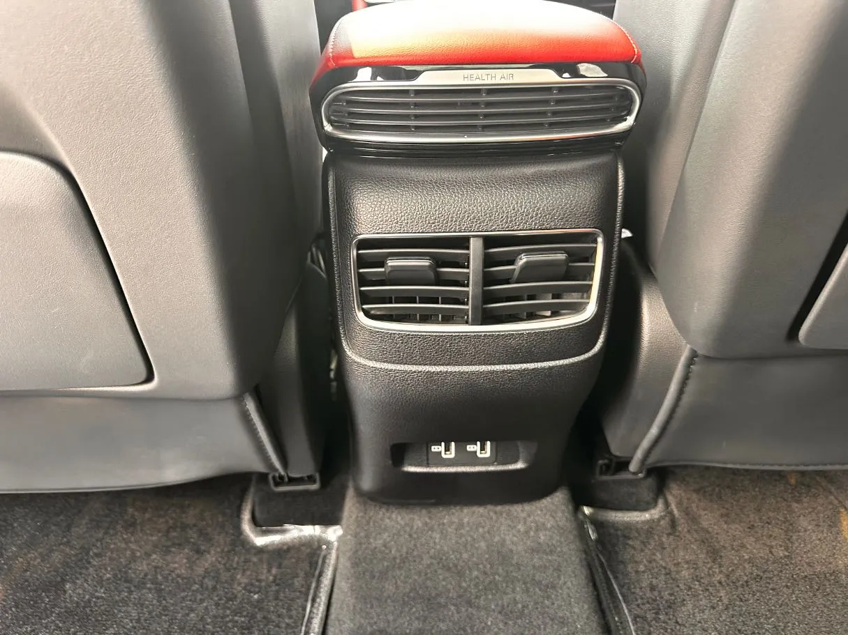 Car image 29