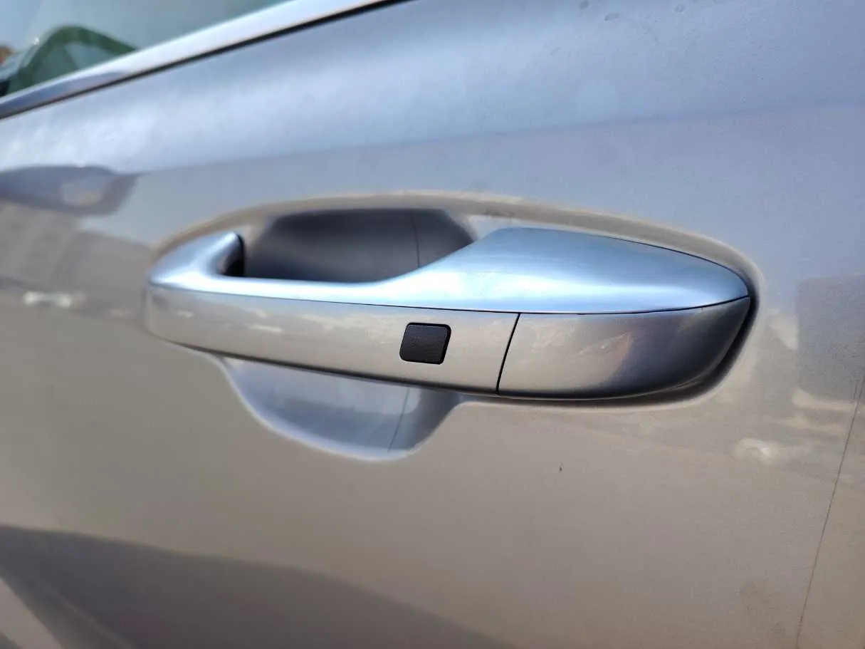 Car image 32