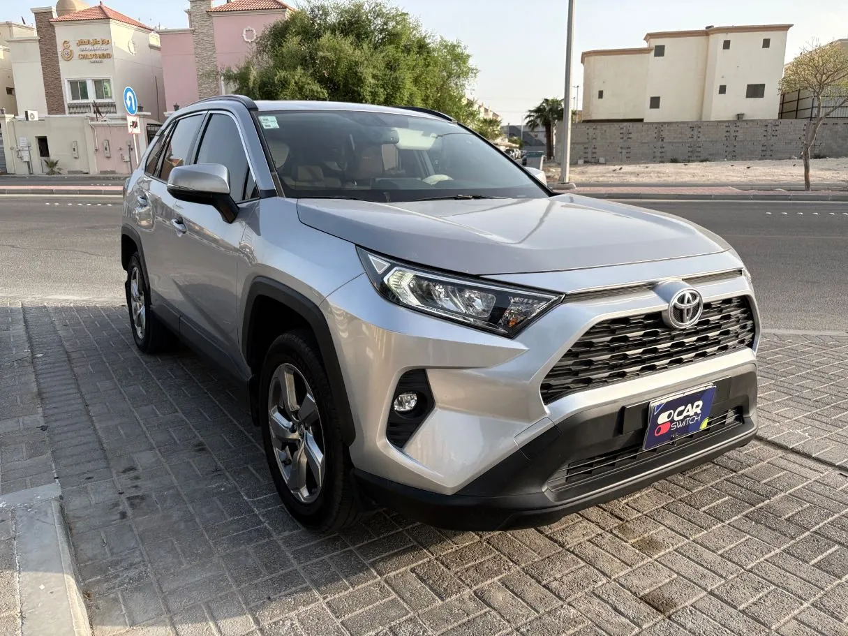 Car image 3