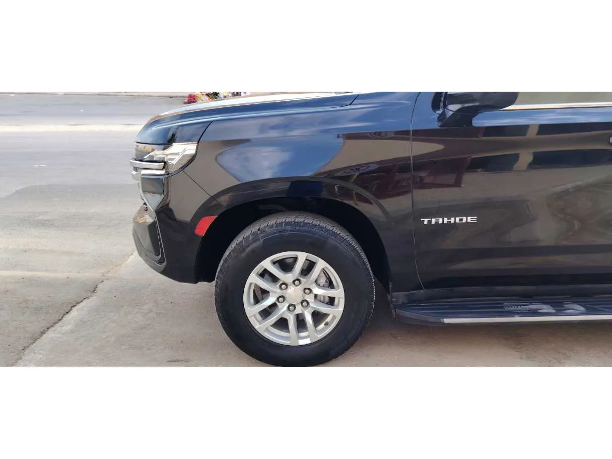 Car image 8