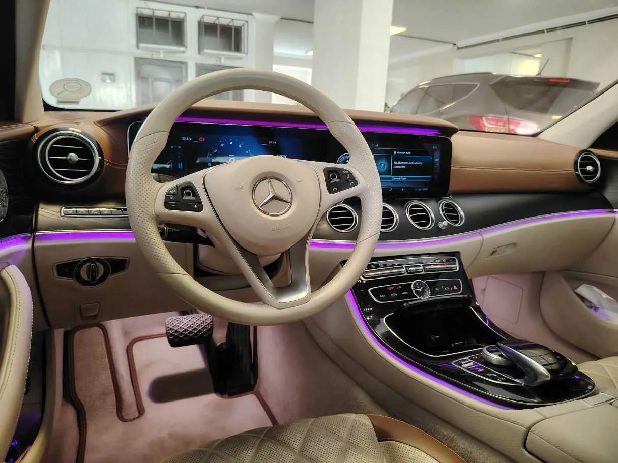 Car image 26