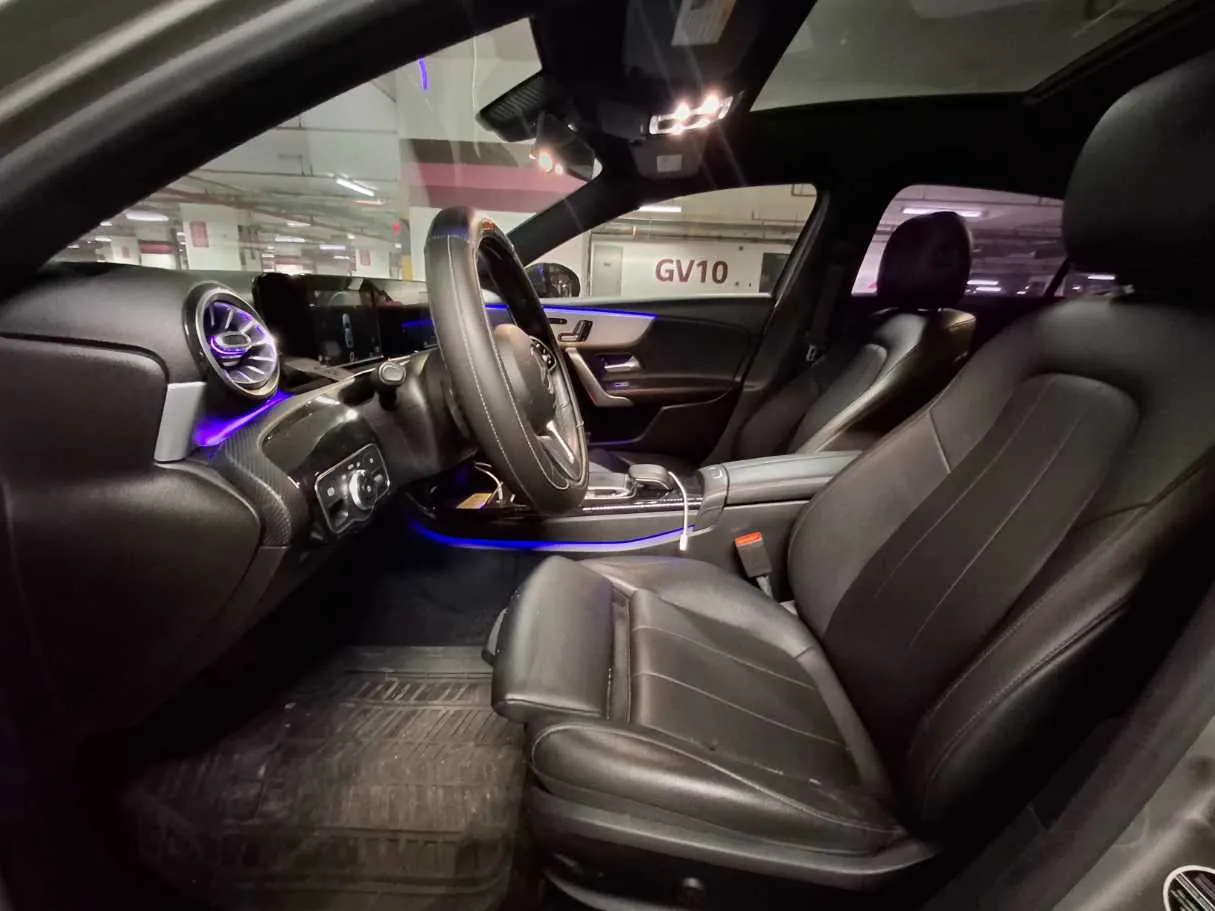 Car image 12