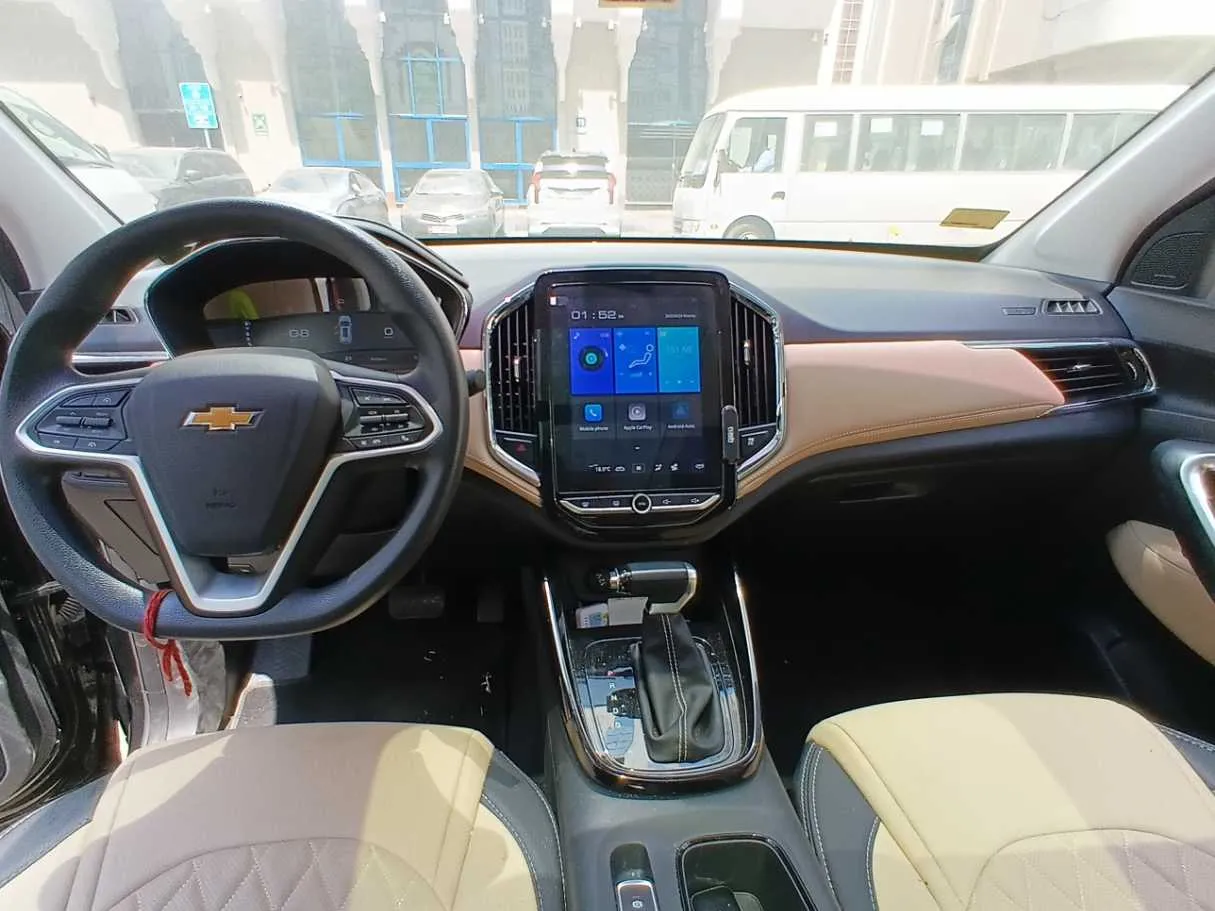 Car image 14