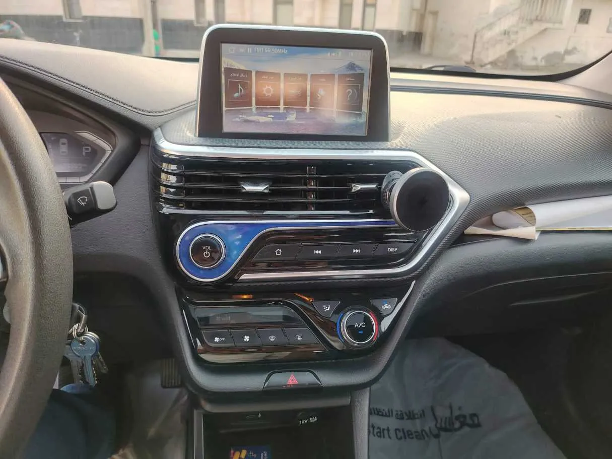 Car image 24