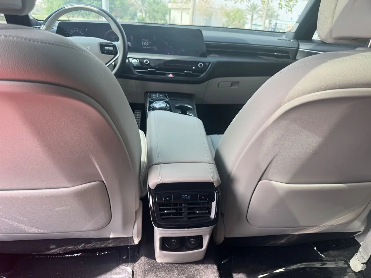 Car image 21