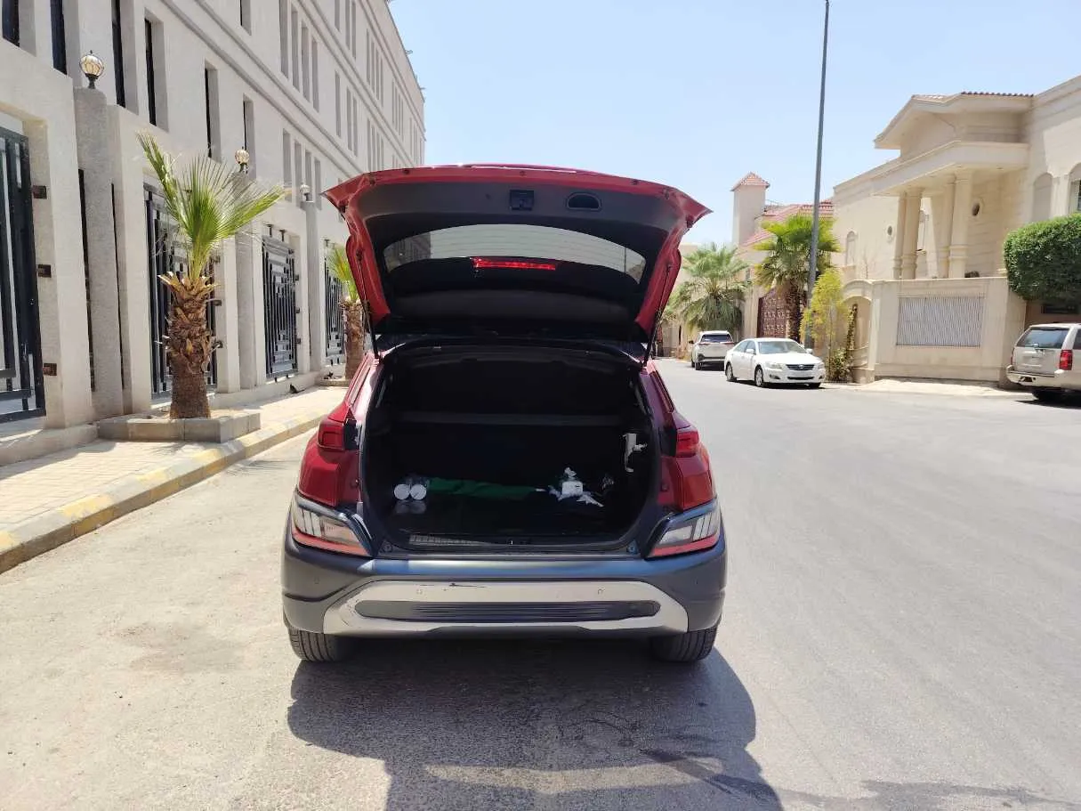 Car image 24