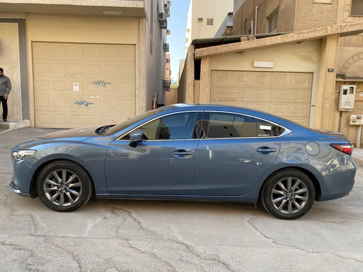 Car image 8