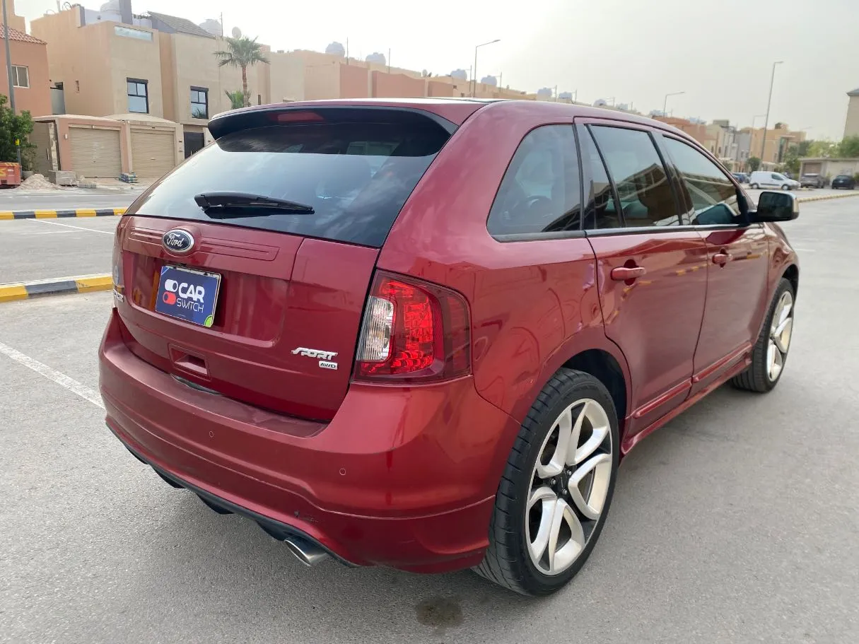 Car image 5