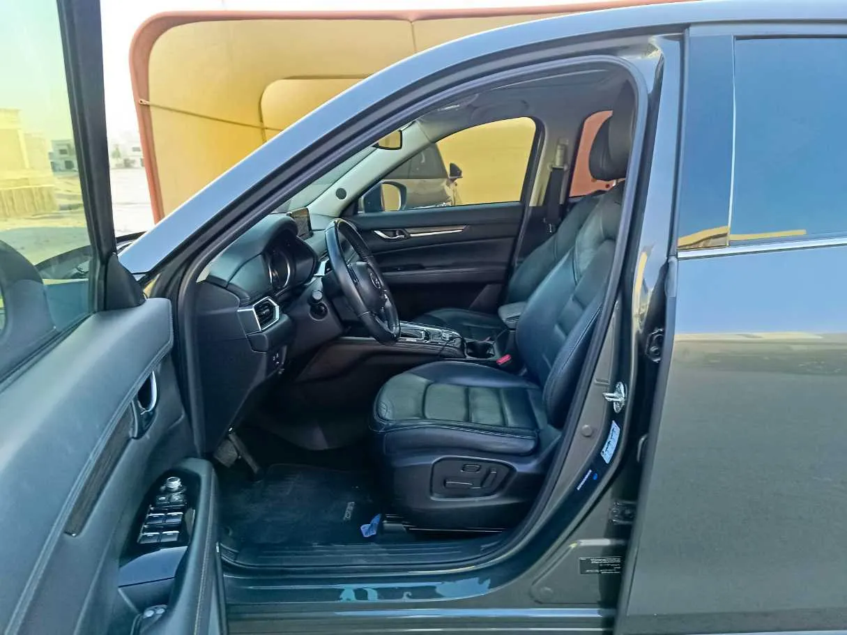 Car image 13