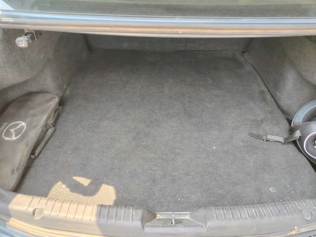 Car image 29