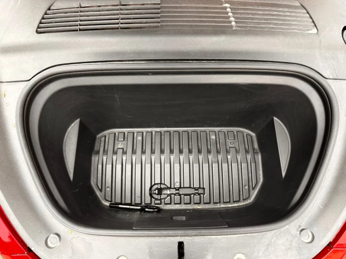 Car image 25