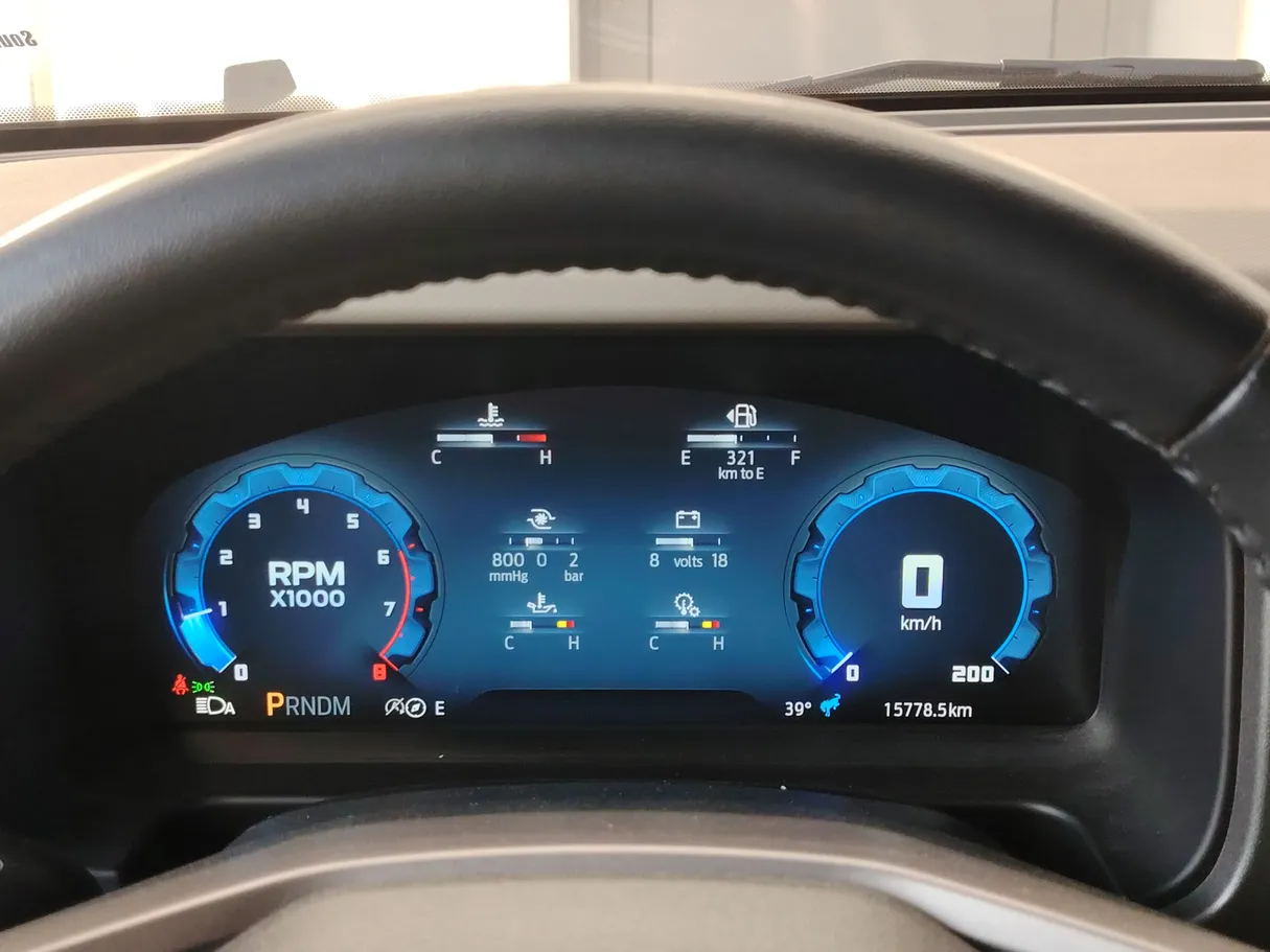 Car image 25