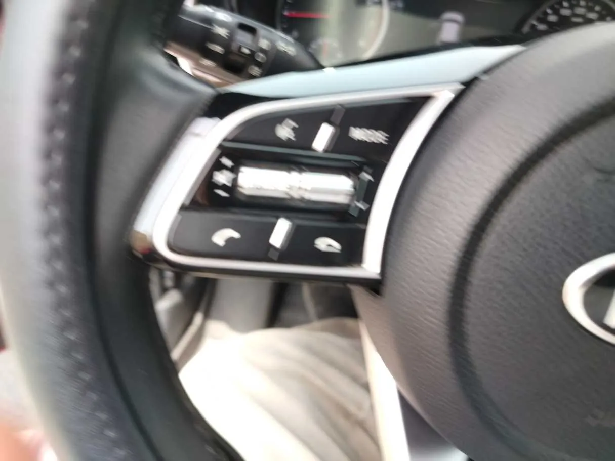 Car image 32