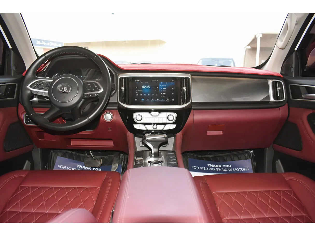 Car image 12