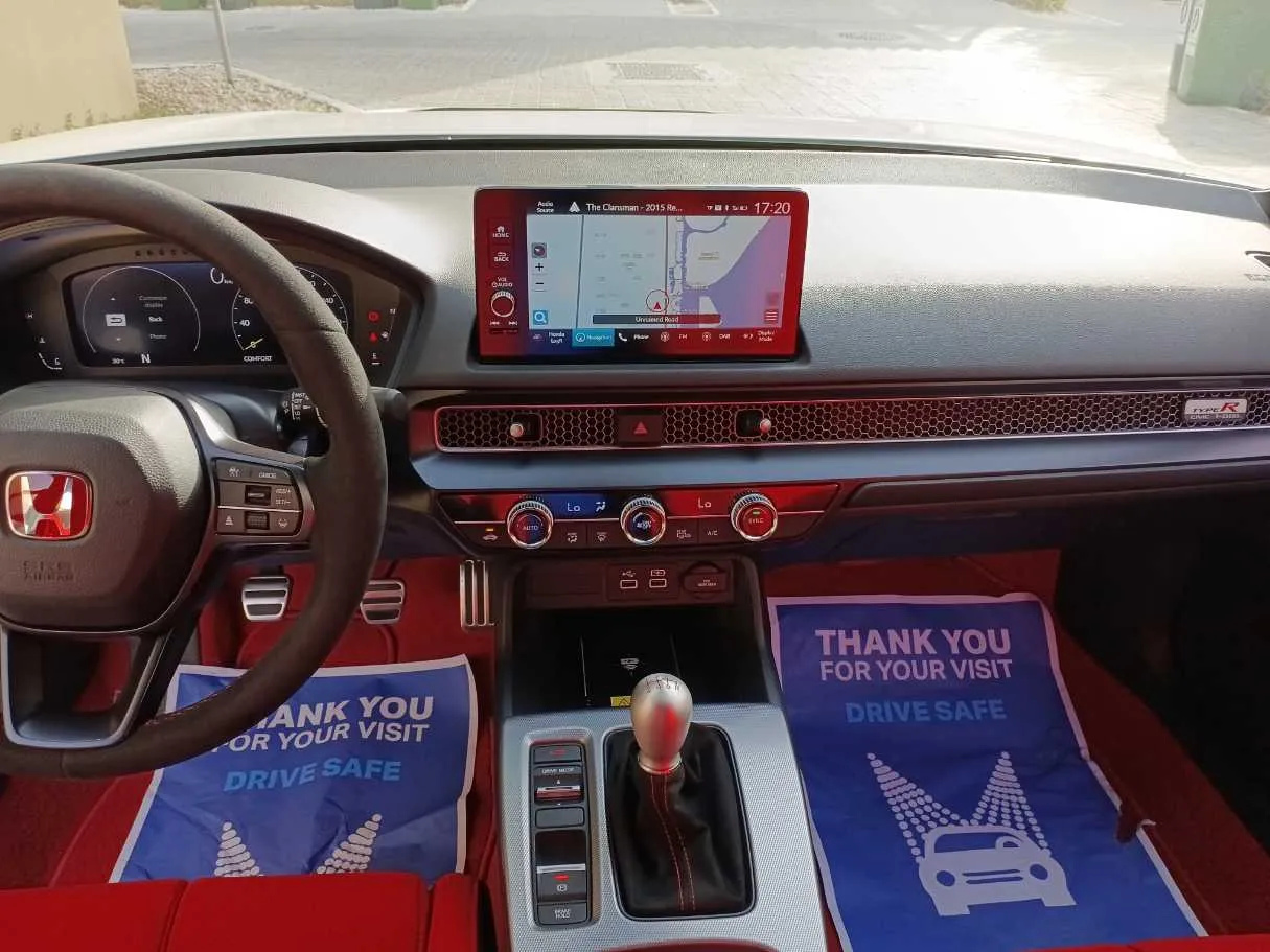 Car image 17