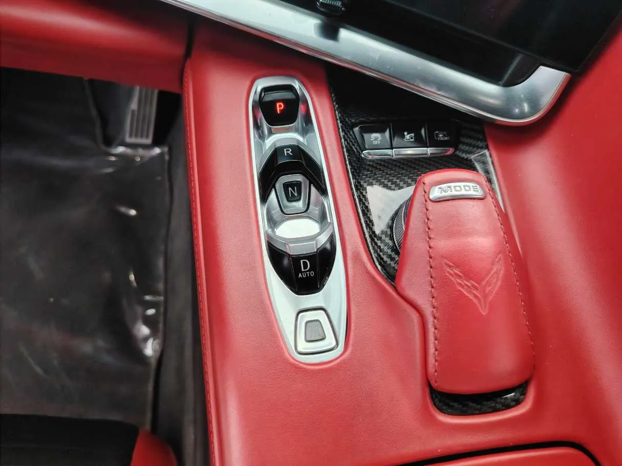 Car image 19