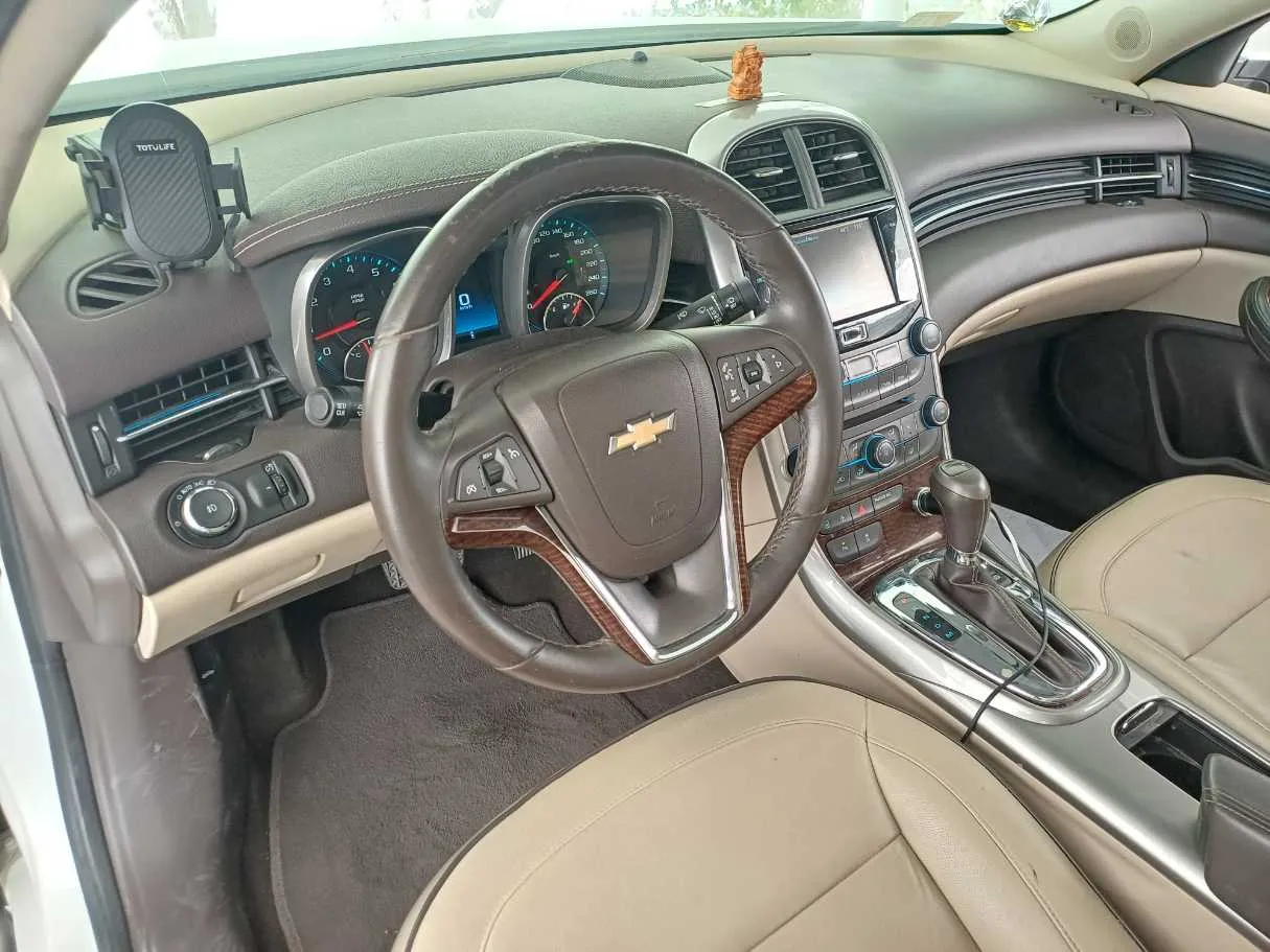 Car image 11
