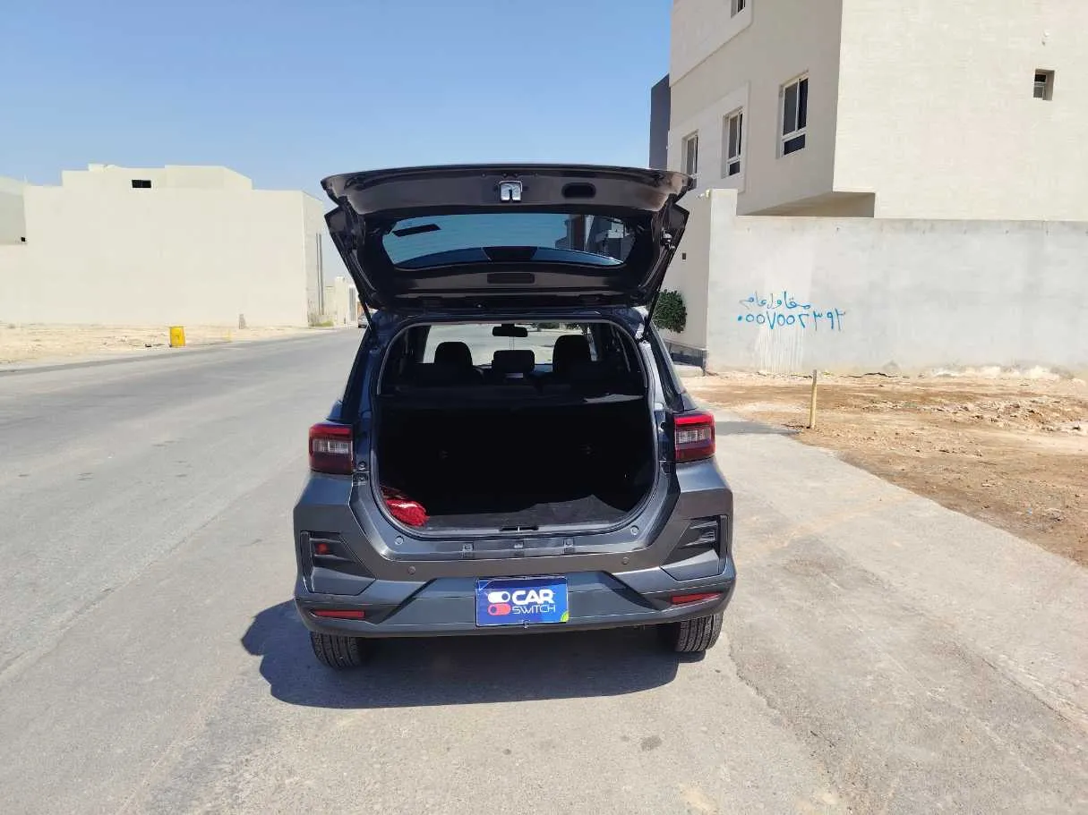 Car image 24