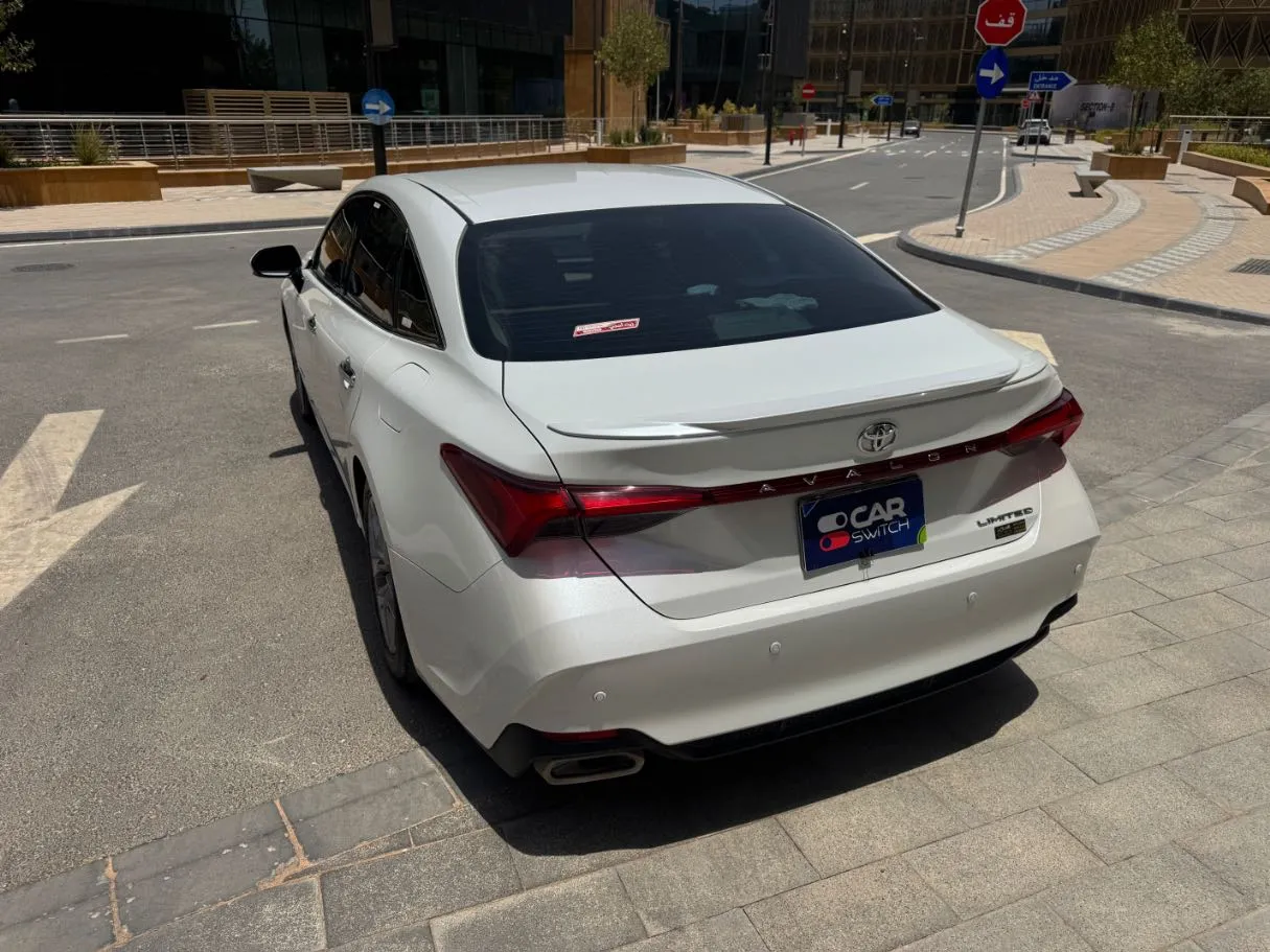 Car image 7