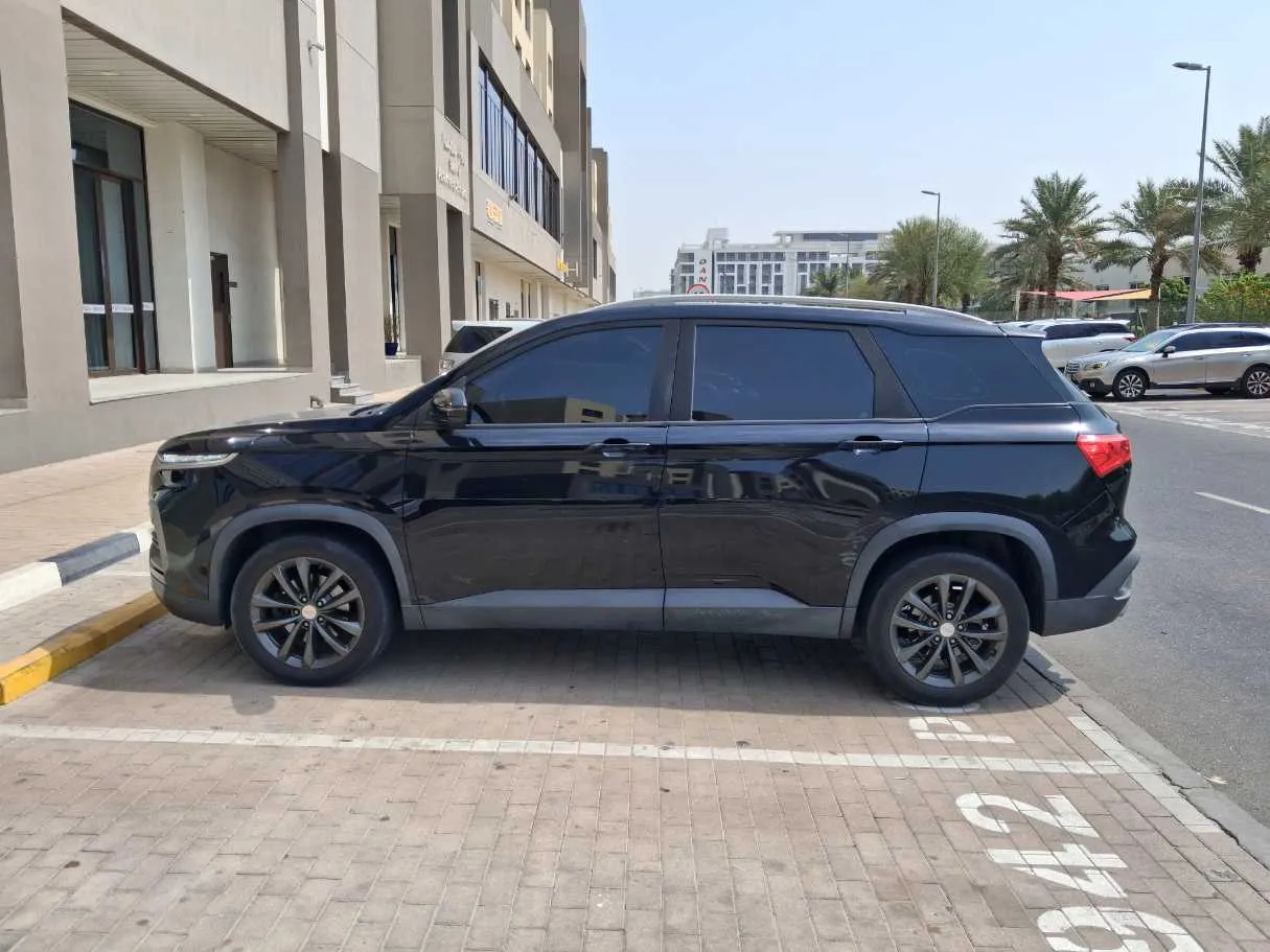 Car image 8