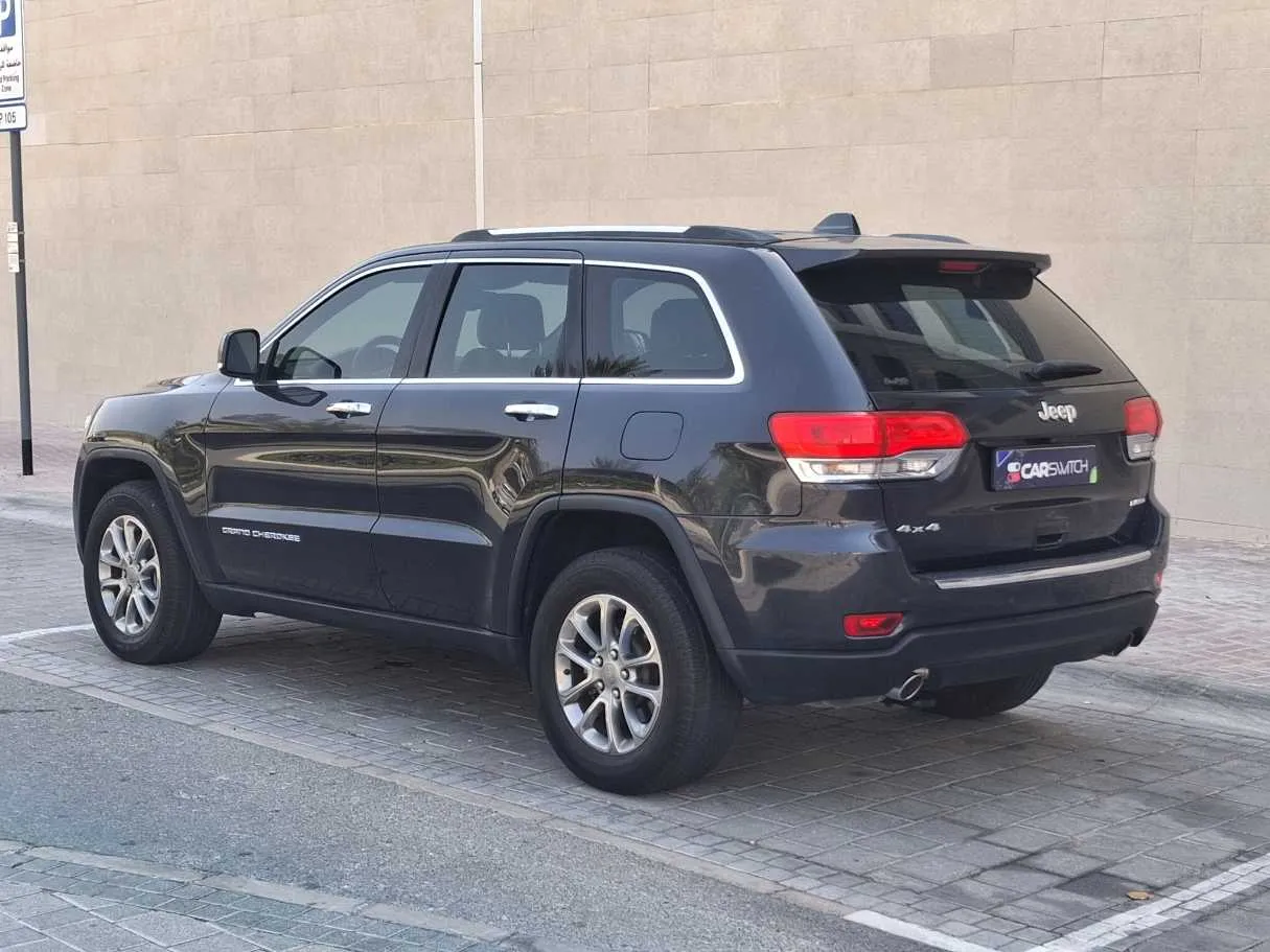 Car image 7