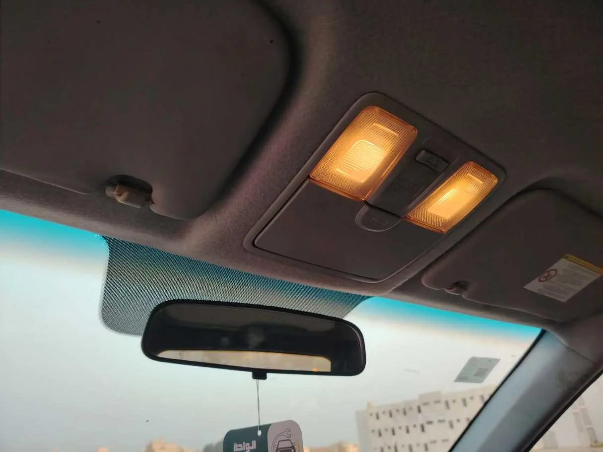 Car image 33