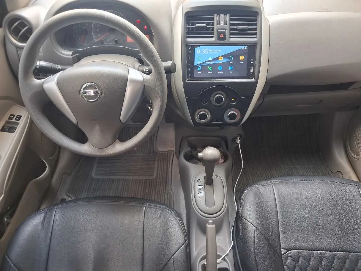 Car image 13