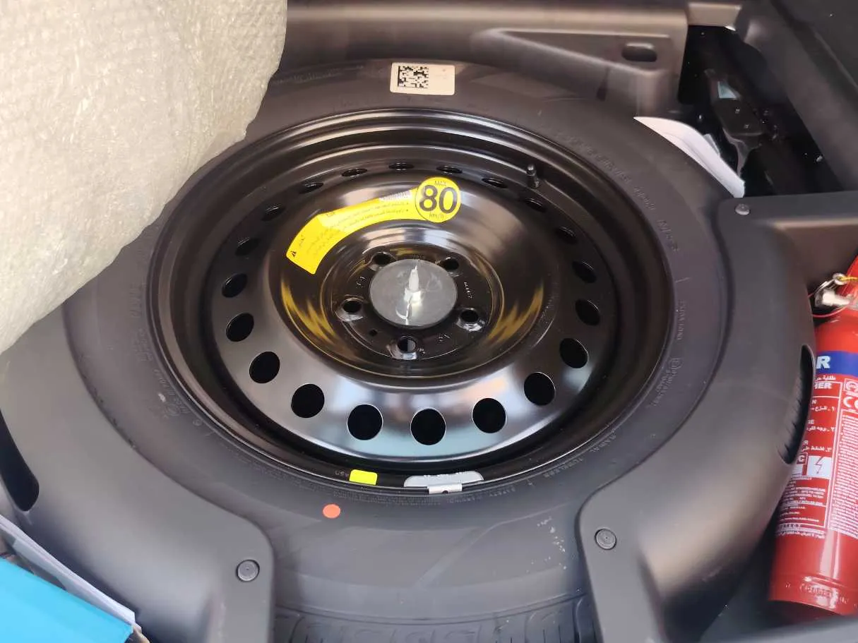 Car image 33
