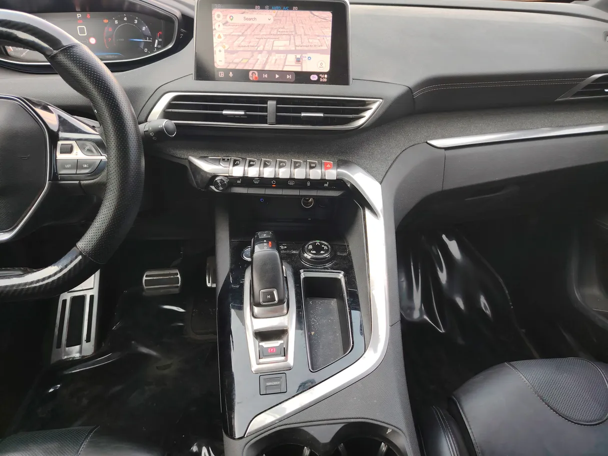 Car image 17