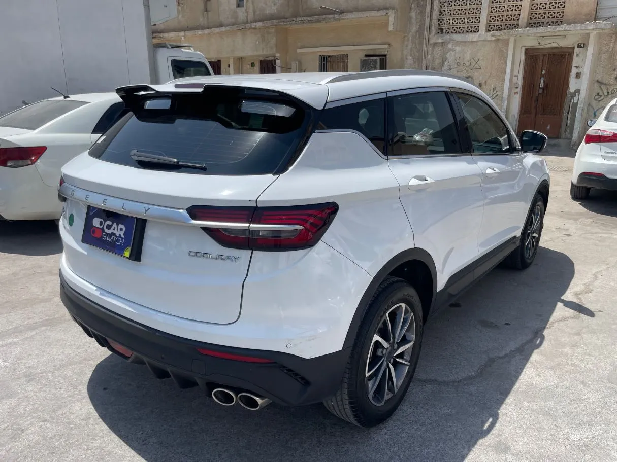 Car image 5